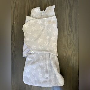 HALO SleepSack Swaddle Fleece Wearable Blanket Gray Stars Size Small 3-6M